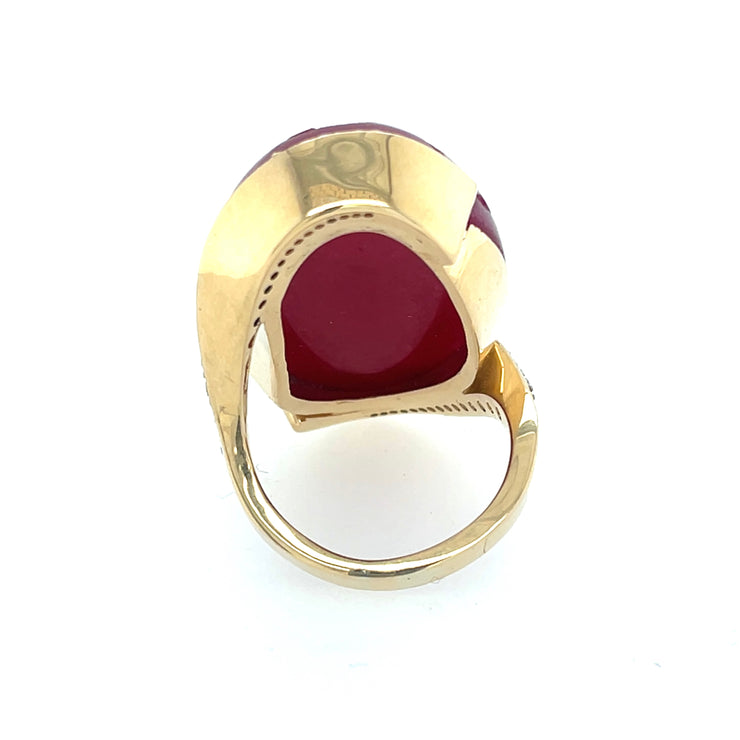 ELLEN HOFFMAN DESIGNS 18K GOLD, PAVE DIAMOND, ANCIENT CHALCEDONY WITH CARVING OF EGYPTIAN WARRIOR, CIRCA 400 BCE, RING